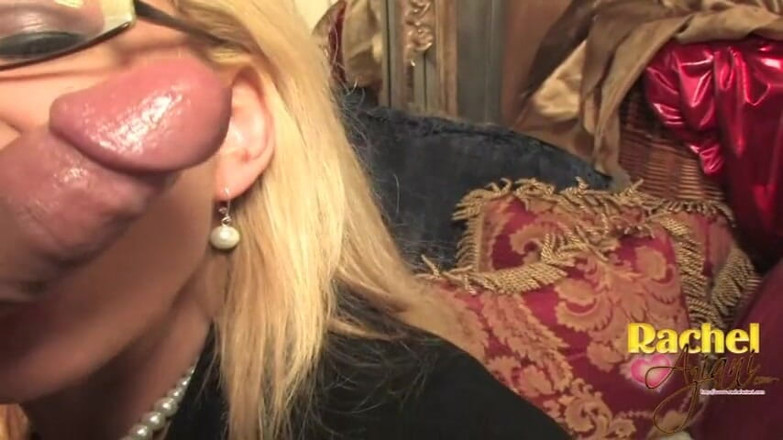 Aziani: Rachel menerima sudut pandangan pertama pancutan muka yang kucap