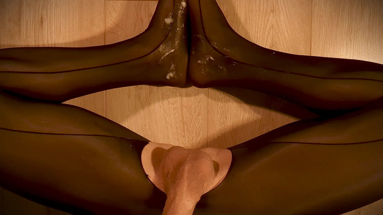 Julie Shine: Parlak Siyah Külotlu Çoraplarımda Kalın Menleşme