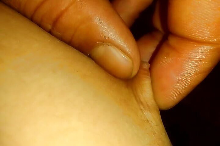 Gangbang straight: Lara mi pezón