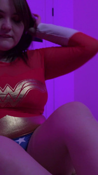 Superdonna è felice di giocare con il grosso cazzo di papà