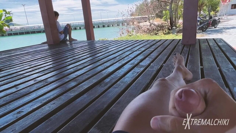 Extremalchiki: 정오 야외 갑작스런 물