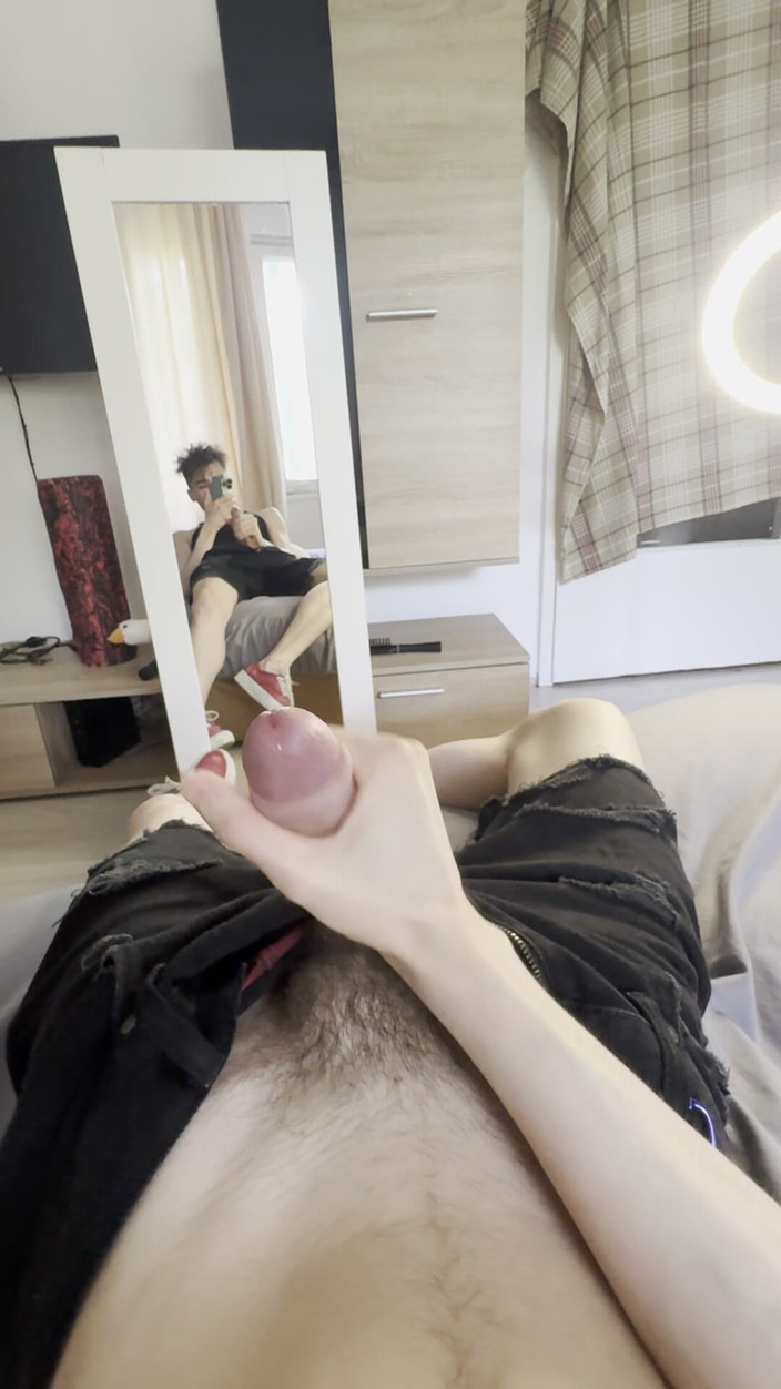 Gunter Meiner: Typ in turnschuhen wichst