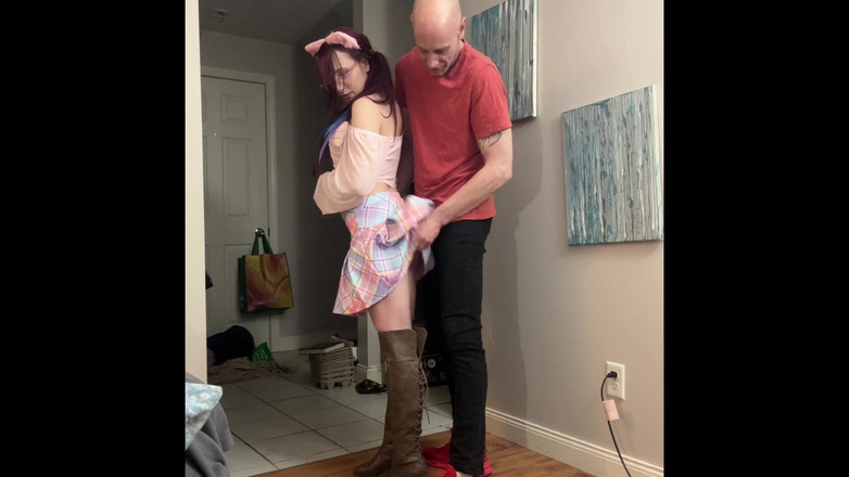 EmoDream1998: Genç sürtük üvey babalarının içine boşalıyor