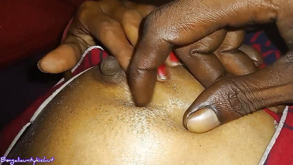 Bengaliauntykichut: Domácí sex se zralou ženou