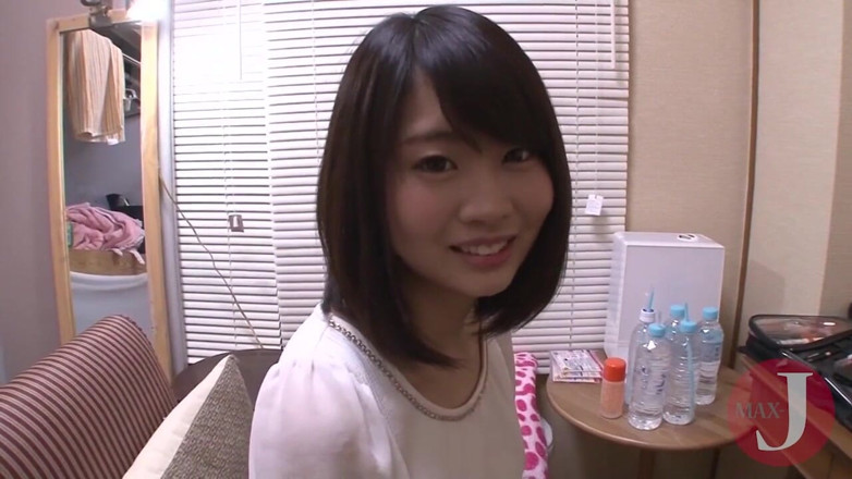 Asian happy ending: Adorable asian chick pissing in her pants