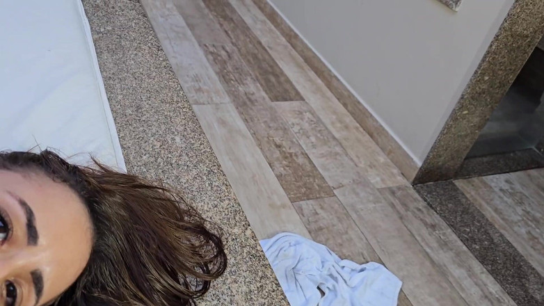 PriscilaBelini: 그는 콘돔 없이 내 질을 핥았고도 사정했고, 내 질과 엉덩이에 넣었어