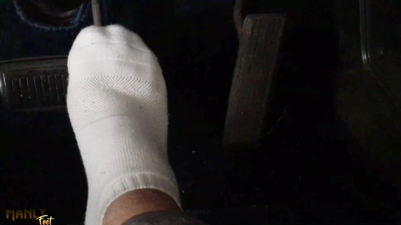 Manlyfoot: Hard beginnende klootzak! - Klassieke auto pedaal duwen - grote V8 muscle...
