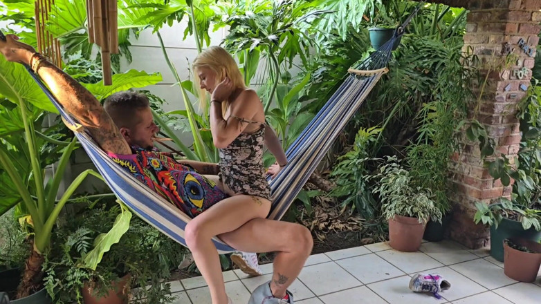 Sparowdox: Hawaii-urlaub versaute freundin oben