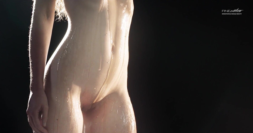 Fine Erotica: Strânge lămâia aia!
