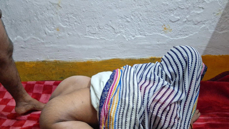 Busty Banuu: La cameriera sorpresa a fare sesso con il marito