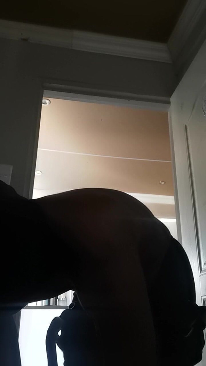Rex Bitchington Blade: Watch Me Get Naked