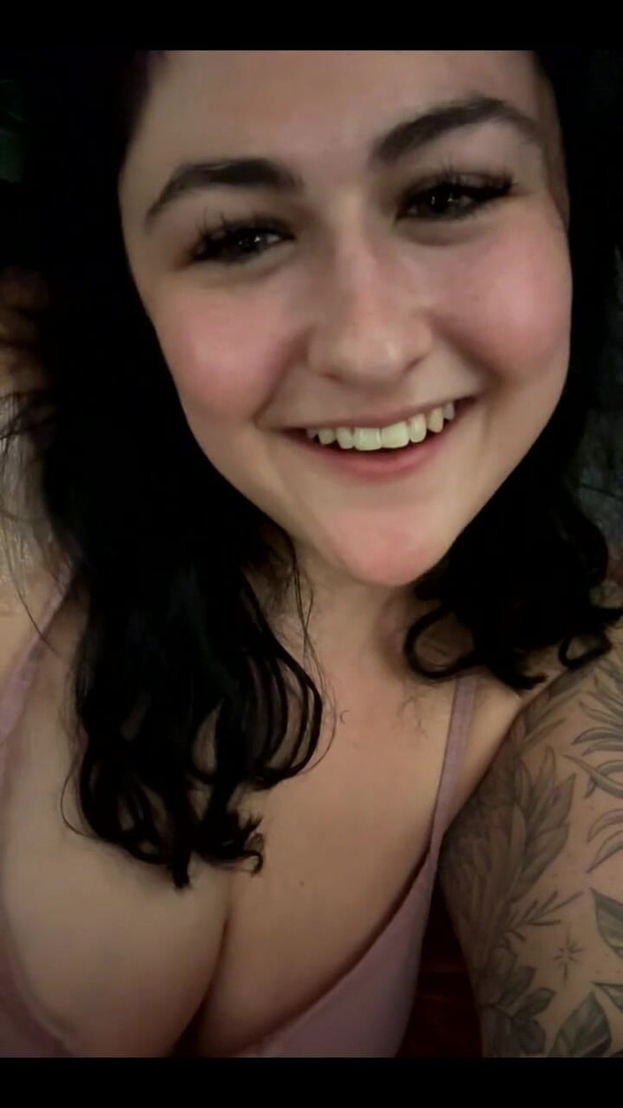 Josie Jaxxon: Câu chuyện thời gian! Tôi về nhà với nghệ sĩ...