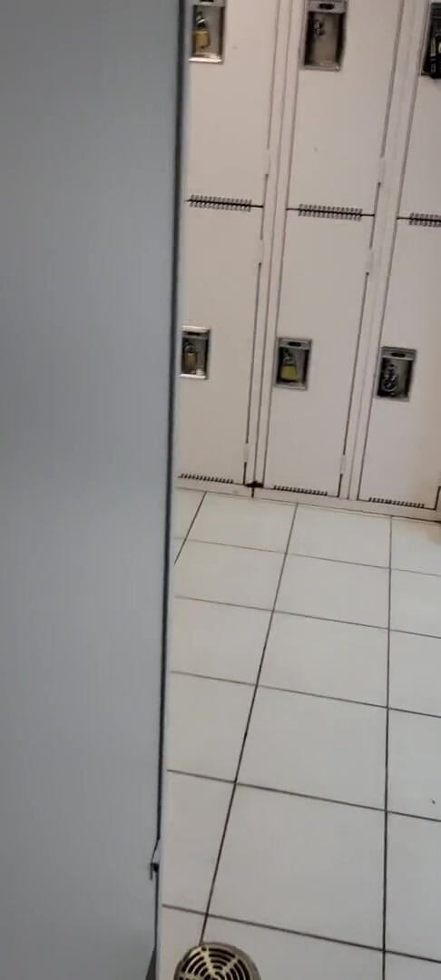 JohnholmesjuniorCA: Intro Johnholmesjunior dans une douche risquée réelle et un show...