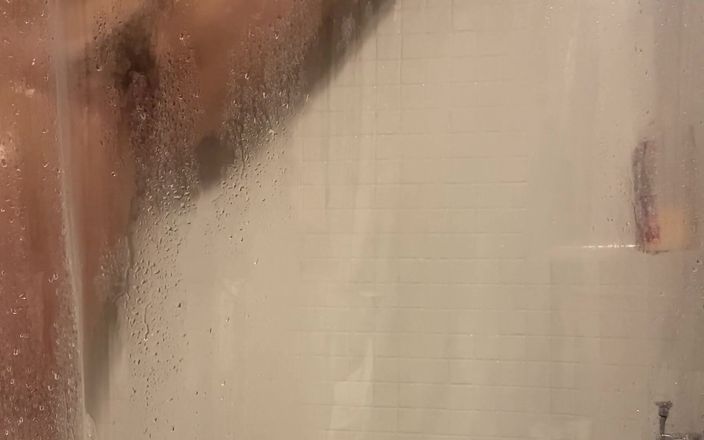 Siri Dahl: A new shower video to enjoy on this lazy Sunday...