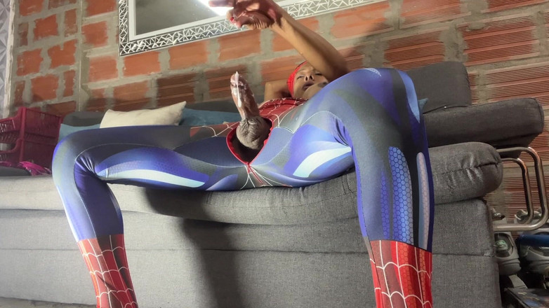 Brunettehotts: Посмотри на Паутину