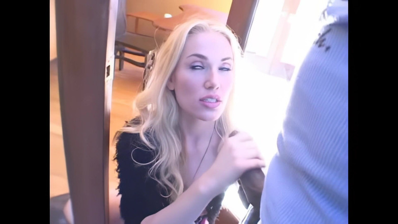 Don't say a word: Nu spune niciun cuvânt... Te fut în fund cu pula mea...