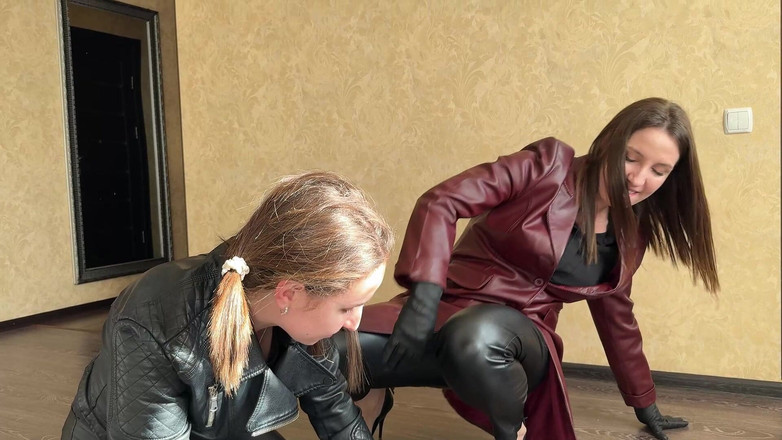 Hottie goddess: エリートレザーバトルストレングス&サブミッション