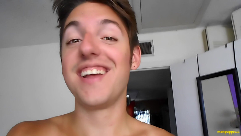 Man Puppy: Diseksa oleh twink gergasi kerana mengganggu senamannya