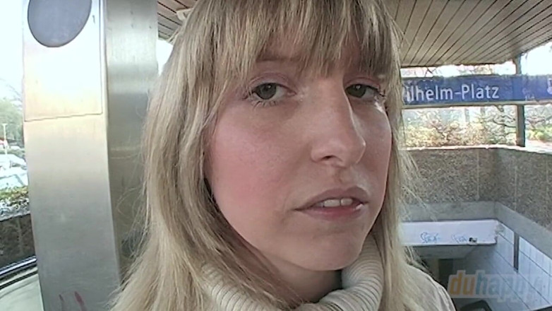 Sextermedia by Pete: Sandra, blonde amateur perverse, se fait sodomiser