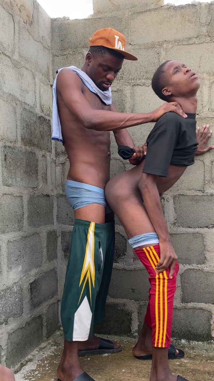 assdriller50: ツインクス・ハウサの少年はもともとセックスされるのが大好きです