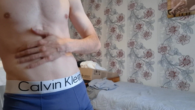 AlexRusFun: 자지와 후장 구멍을 보여주는 마른 남자