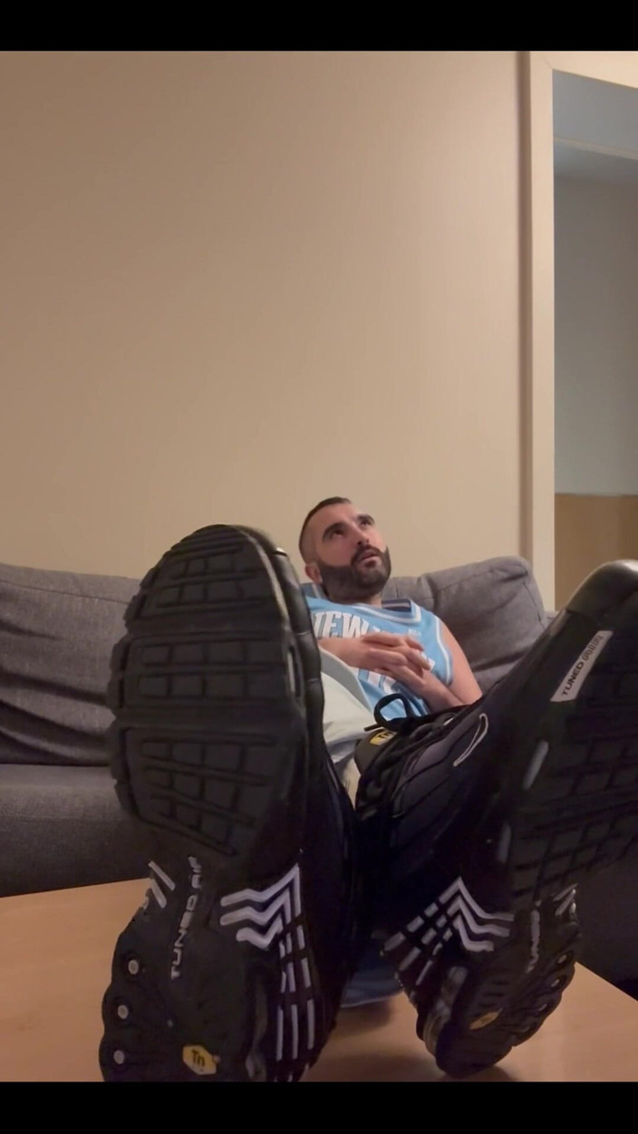 Growing teddy: This One Is for the Foot/socks/trainers Enthusiasts