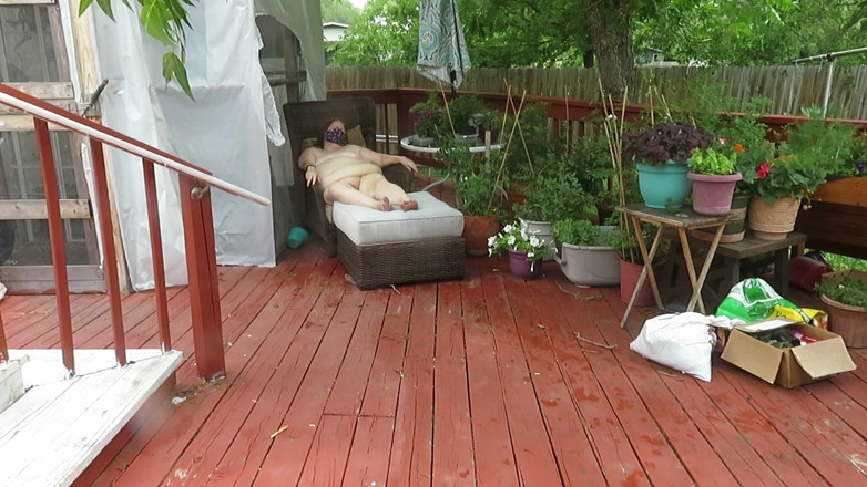 BBW nurse Vicki adventures with friends: Медсестра Вікі відпочиває оголеною, приймає 2