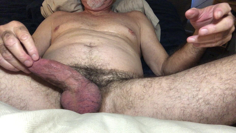 OhTrevor: Un homme mature bien monté jouit pour vous !