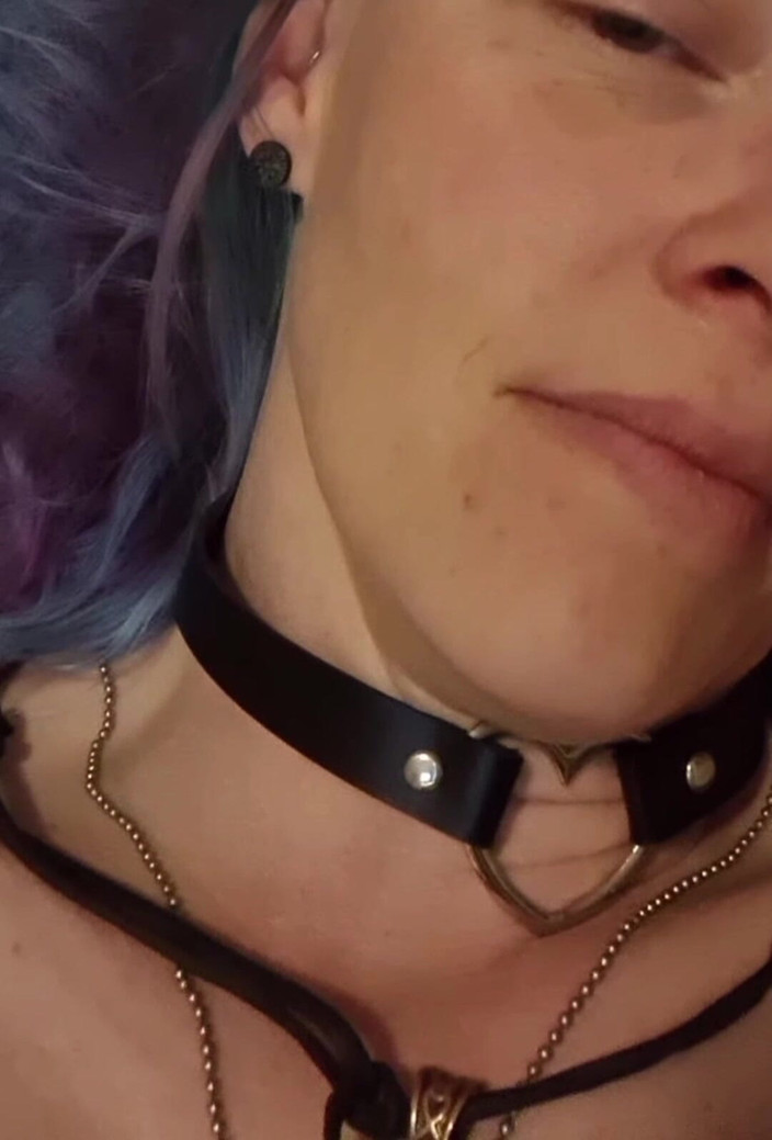 KittieNoOne: Kittienoone cuba merakam mengongkek dirinya dan memancut mani