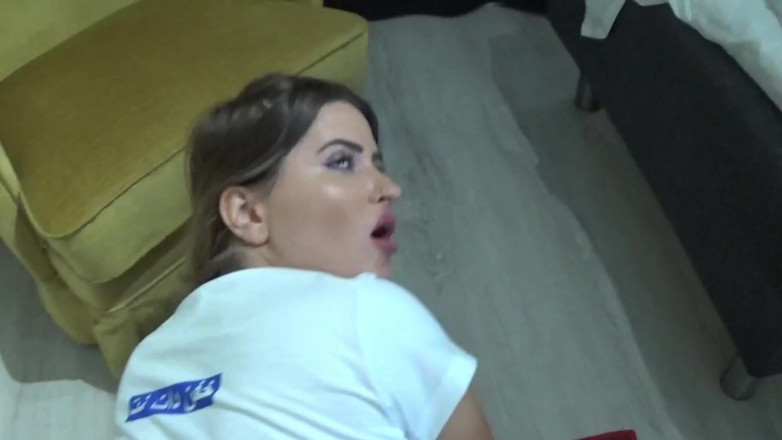 Amateur Homemade Porn: Fofa iraniana meia-irmã fodida por seu meio-irmão com tesão