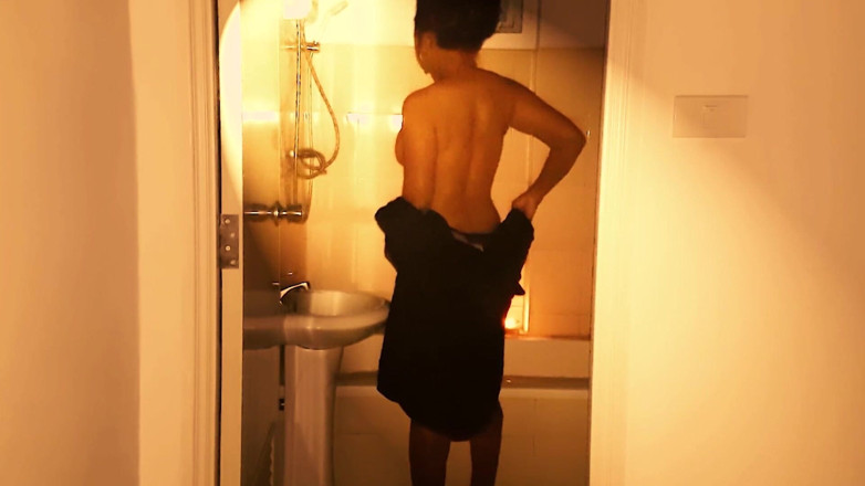 Asian Pussy Vision: Sensual Bathing and Relaxing in High Heels