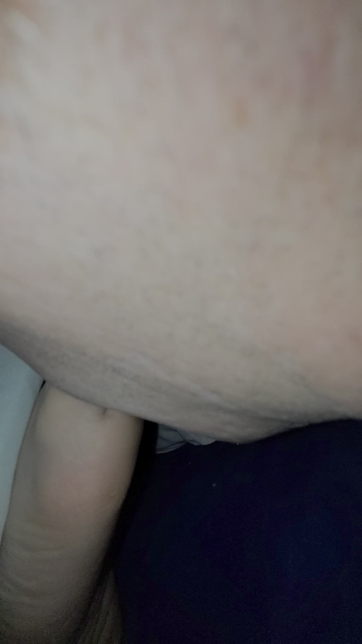 On cloud sixty nine: Menjilat jari kaki isteri di katil