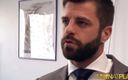 Menat Play: MENATPLAY - Hector De Silva, homme d'affaires latin, jouit sur son...