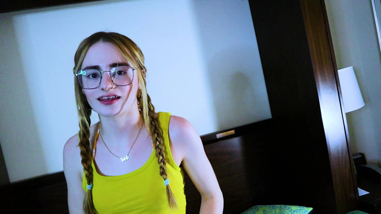 Smash Thots Films: I Smash Nerdy College Slut Reese Robbins in Hotel Room