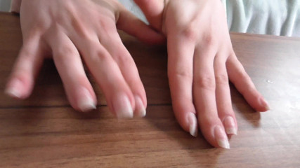 Solo Austria: Natural Style Hand Fetish!