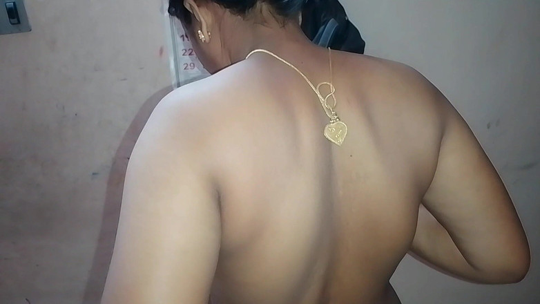 Skydreem1104: Gadis asal mallu jilat penis suaminya dan lanjut dan telan...