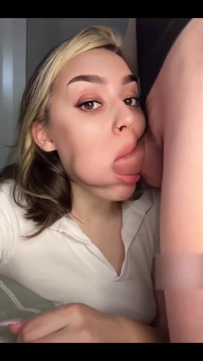 Good_view: Students Post Their First Home Video Online
