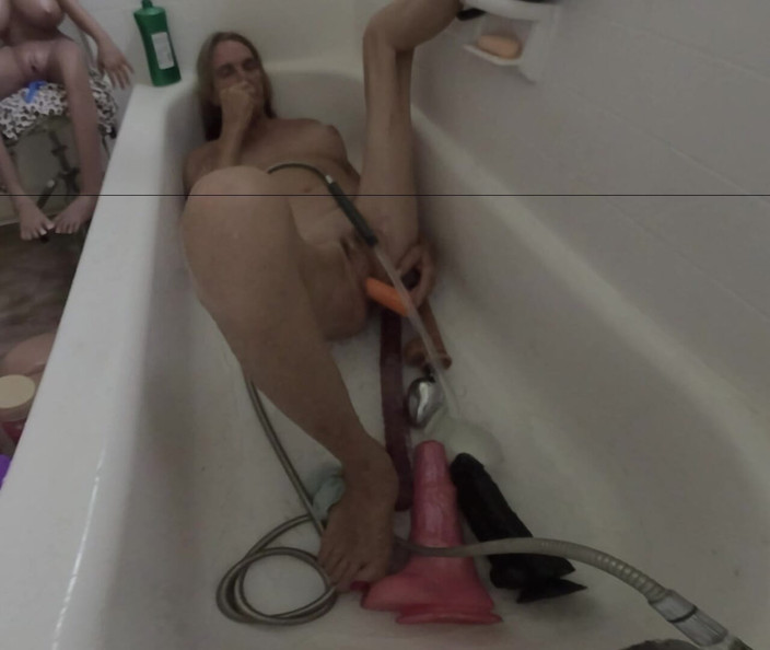 Lizzy Yum VR: Lizzy Yum VR 2025 Edging melebar