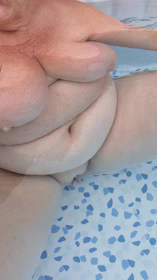 Uk Joolz: Scoreggia nella vasca idromassaggio!