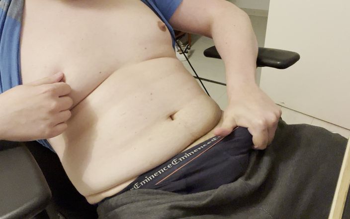 Aimeronds: Masturbándome mi gran polla viendo porno