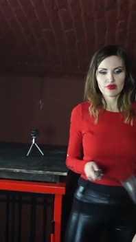 Red domina - slap slave