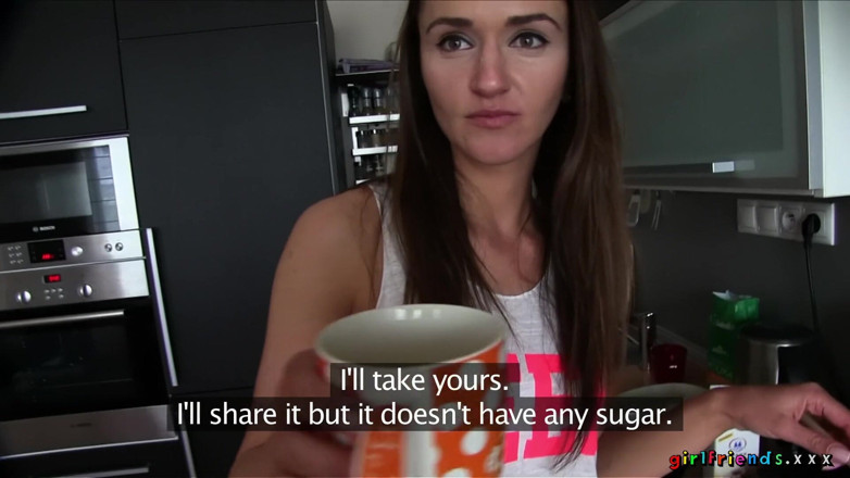 Girlfriends XXX: Iubite XXX - Cuplu lesbian face o pauză de la gătit...