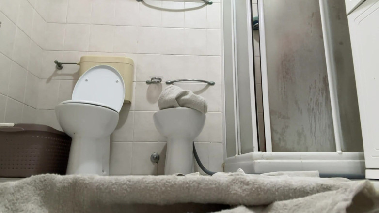 Bergami Melissa: Watched in the Bathroom