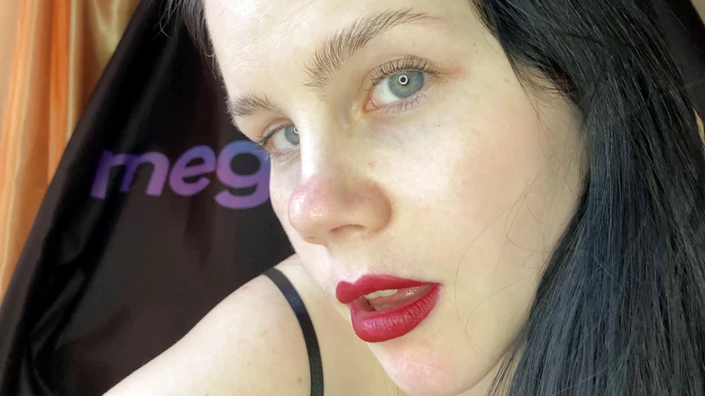 Anna Sky: Giantess Anna close-up