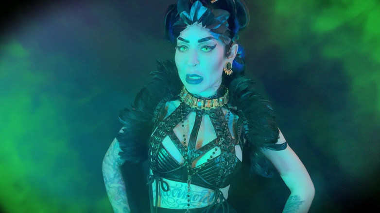 Baal Eldritch: Takdir bodoh: konsekuensinya menyeberangi harpi - femme fatal, kuku panjang, jantung