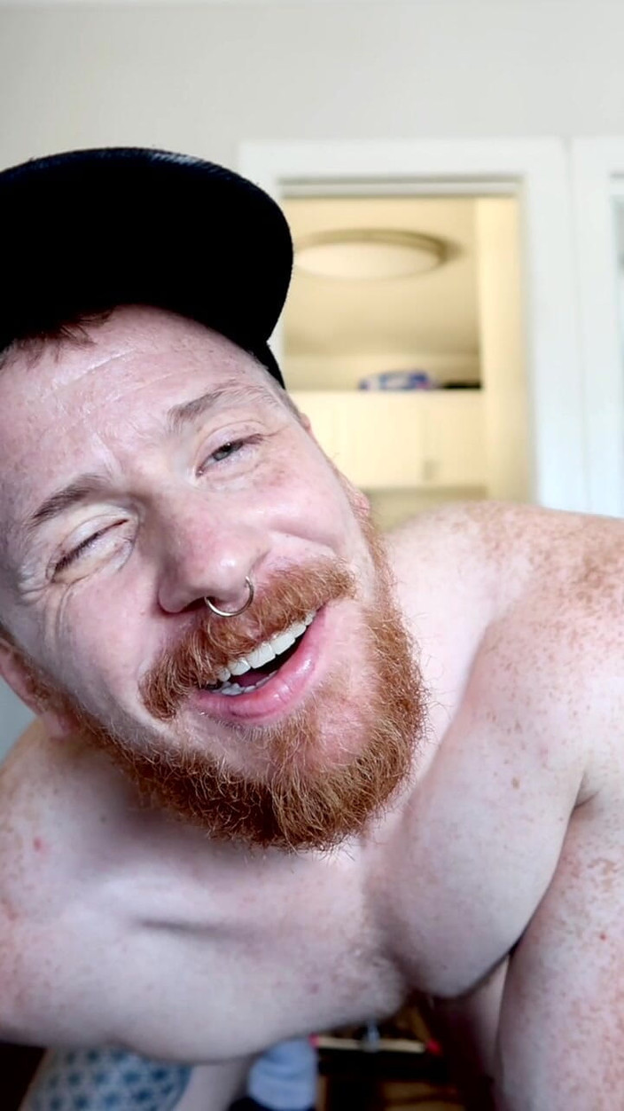 Stevie Trixx: Ftm Stevie Trixx Wird Von Einer Fickmaschine Geritten