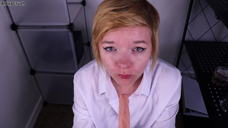 AlexaCrush: Chycen ve skladové pov kouření