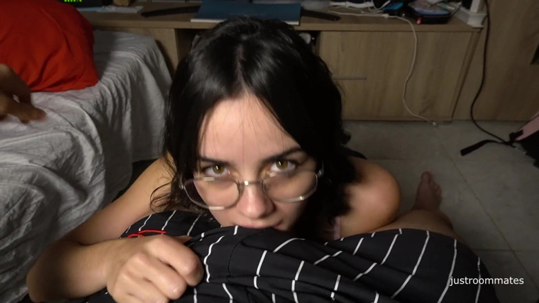 Sarahroomie: My stepsis loves to get slapped