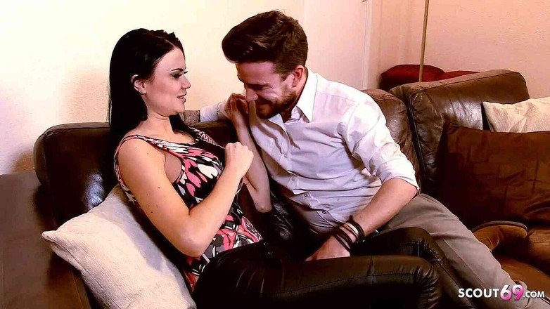 Full porn collection: Jasmine Jae Rough, cougar milf sexy, reçoit un creampie pendant...