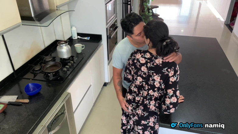 NamiQsein: 내 애인은 아침 식사를 위해 묵어